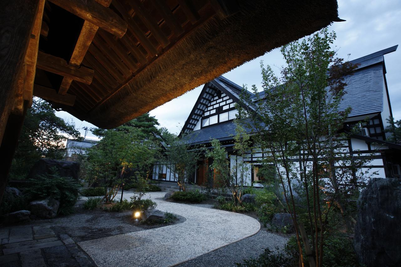 Hotel Yamagata The Takinami à Nanyo Extérieur photo